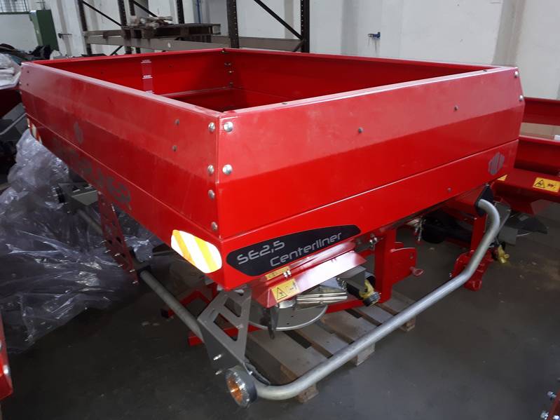 L4:  TULIP Düngerstreuer Centerliner SE 2,5